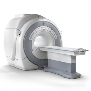 GE社製　1.5T　MRI